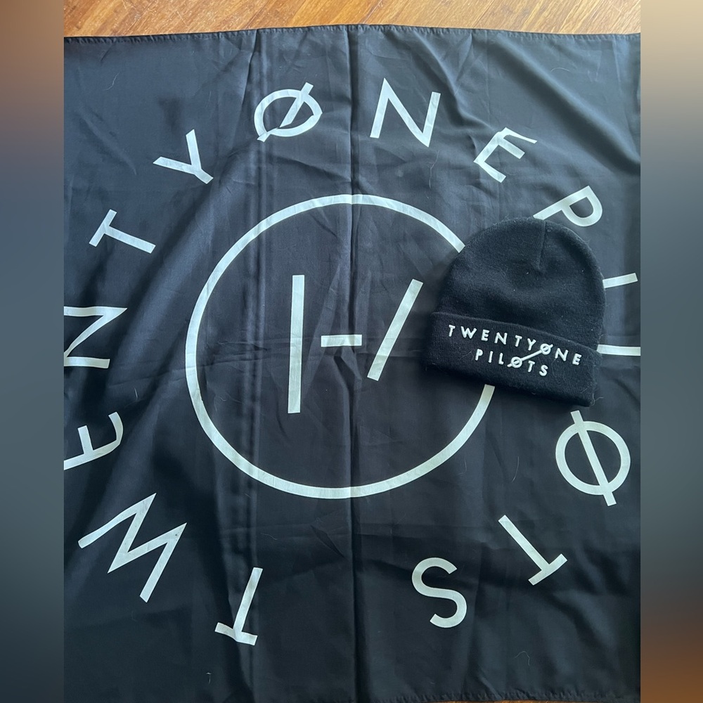 Twenty One Pilots Beanie + Flag bundle!